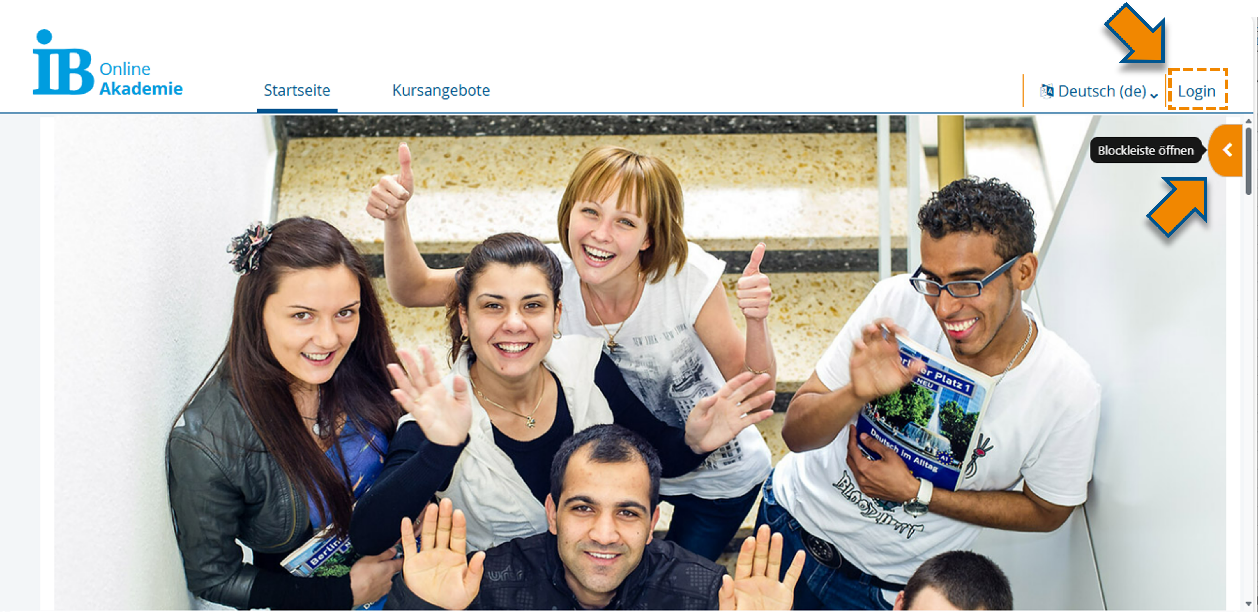 Orangener Pfeilbutton der Blockleist am oberen rechten Rand und darüber befindliches "Login".